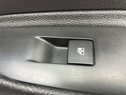 Used 2020 Chevrolet Trax LT FWD image 24