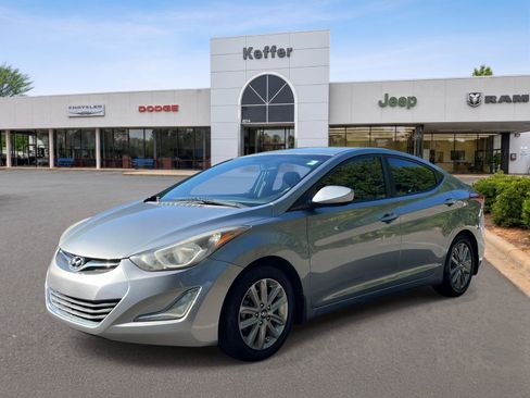 Used 2015 Hyundai Elantra SE w/ Option Group 02 FWD image 1