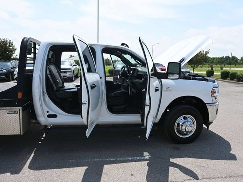 Used 2024 RAM 3500 Tradesman w/ Chrome Appearance Group AWD/4WD image 35