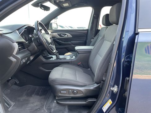 Used 2022 Chevrolet Traverse LT AWD/4WD image 16