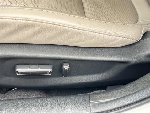 Used 2022 Honda Insight Touring image 26