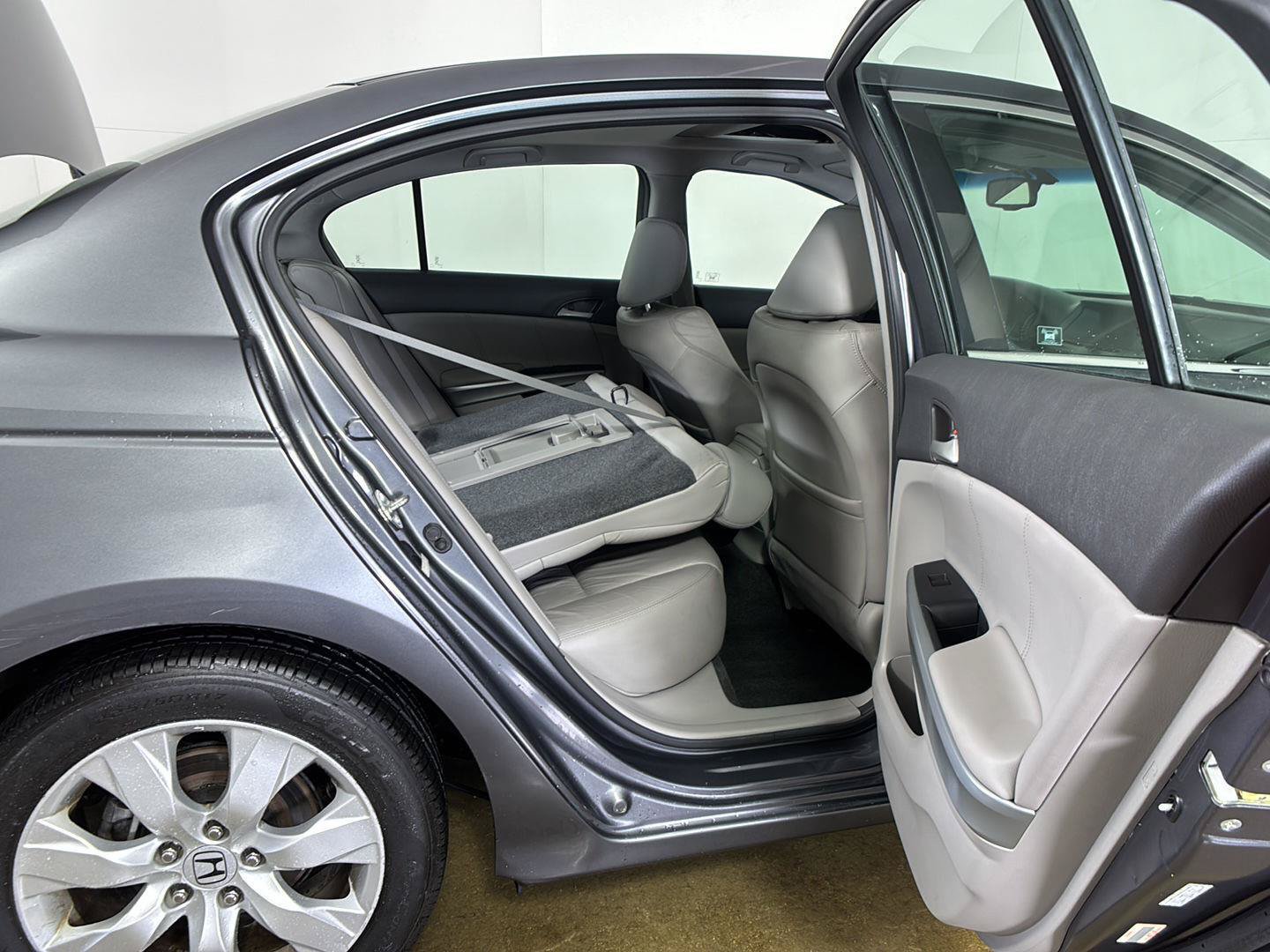 Used 2010 Honda Accord EX-L image 16