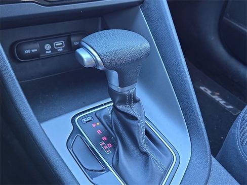 Used 2018 Kia Niro LX image 15