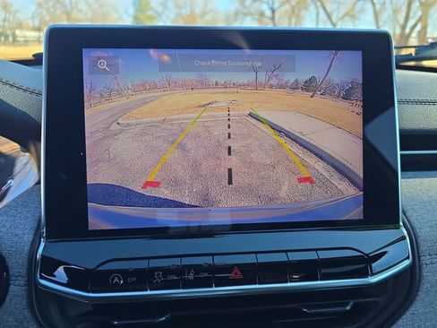 Used 2024 Jeep Compass Latitude w/ Altitude Special Edition image 21