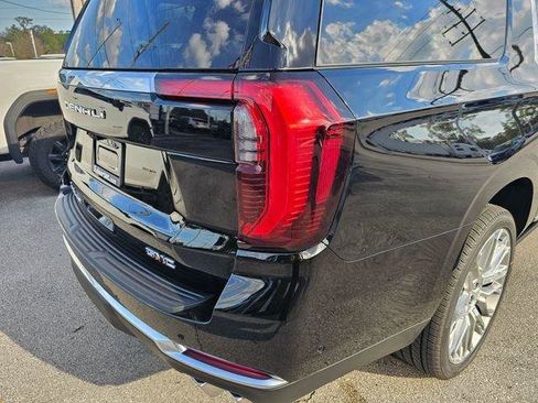 New 2026 GMC Yukon XL Denali w/ Denali Reserve Package AWD/4WD image 11