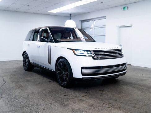 Used 2023 Land Rover Range Rover SV AWD/4WD image 31