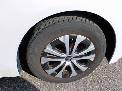 Used 2022 Toyota Corolla LE image 6