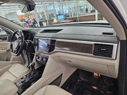 Used 2018 Volkswagen Atlas SEL image 8
