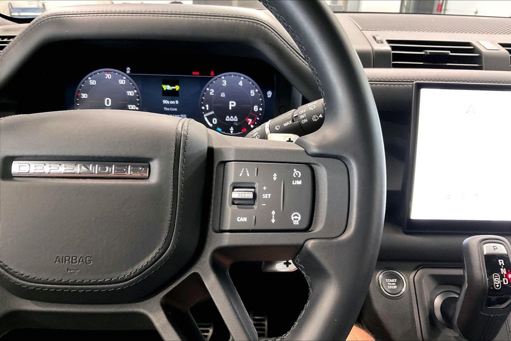 Certified 2025 Land Rover Defender 110 V8 AWD/4WD image 13
