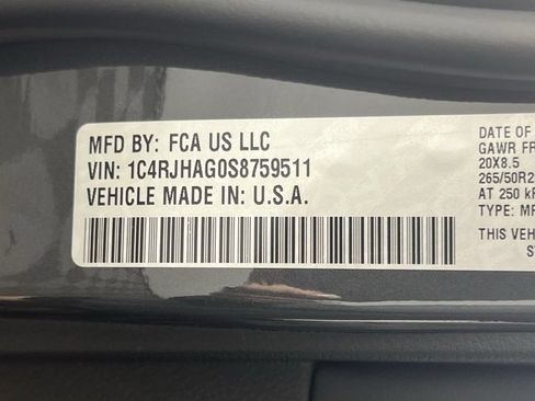 New 2025 Jeep Grand Cherokee Laredo image 10