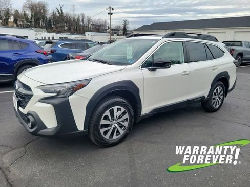 Certified 2025 Subaru Outback Premium image 3