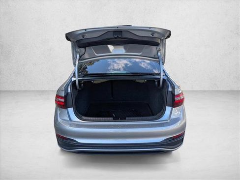 Used 2023 Volkswagen Jetta SE image 7