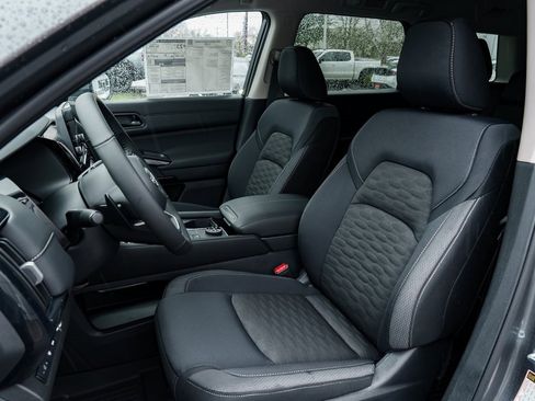 New 2025 Nissan Pathfinder SV w/ Cargo Package image 21