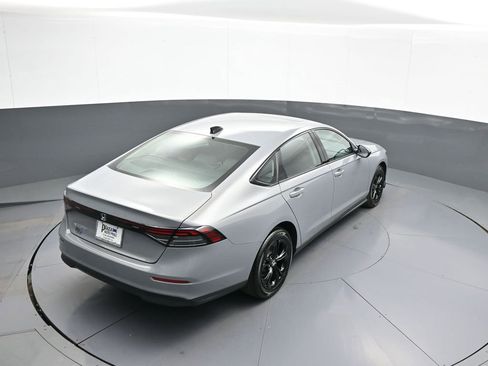 Certified 2025 Honda Accord SE image 38