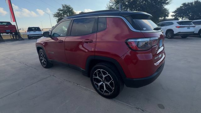 Used 2025 Jeep Compass Limited AWD/4WD image 6