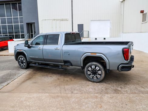 Used 2024 GMC Sierra 3500 Denali w/ Denali Reserve Package image 10