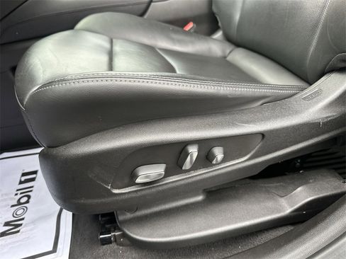 Used 2023 Cadillac XT6 Premium Luxury image 12