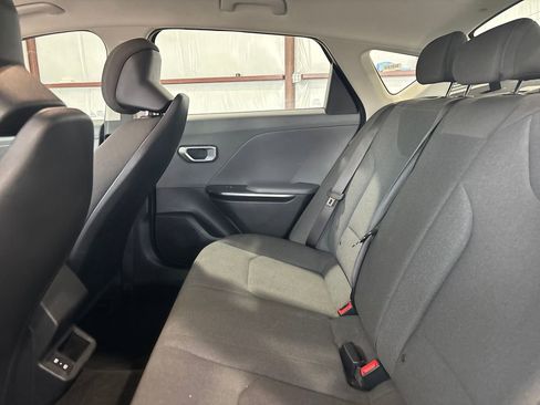 Used 2025 Kia K4 LXS FWD image 12