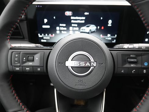 New 2026 Nissan Kicks SR w/ SR Premium Package FWD image 14