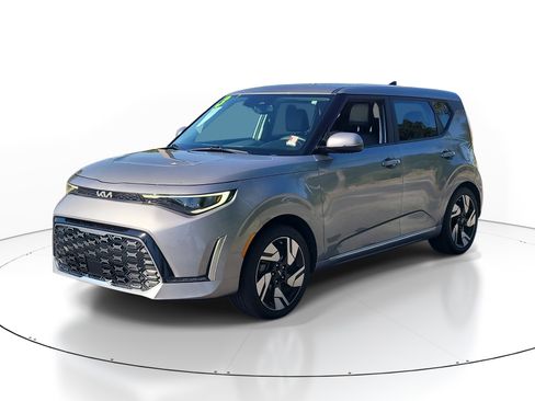 Used 2023 Kia Soul GT-Line w/ GT-Line Technology Package FWD image 3