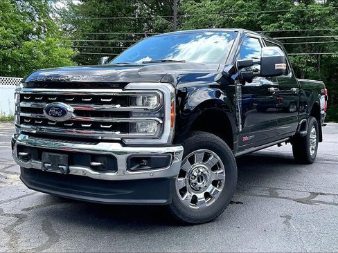 Used 2023 Ford F250 Lariat w/ Lariat Ultimate Package AWD/4WD image 3