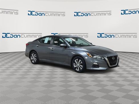 Used 2021 Nissan Altima 2.5 S w/ Driver Assist Package image 2