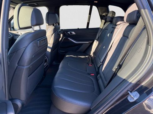 Used 2022 BMW X5 xDrive40i w/ Executive Package AWD/4WD image 18