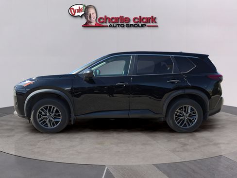 Used 2023 Nissan Rogue S FWD image 3