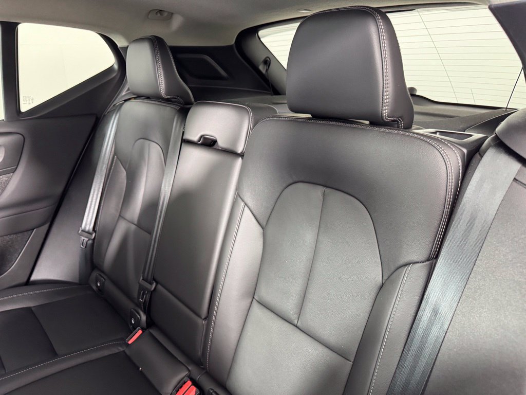 Certified 2024 Volvo XC40 B5 Core AWD/4WD image 14