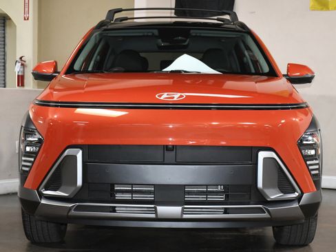 Used 2024 Hyundai Kona Limited image 1