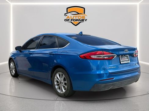 Used 2020 Ford Fusion SE FWD image 2