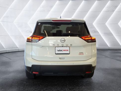 Used 2024 Nissan Rogue S AWD/4WD image 5