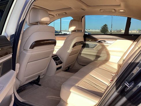 Used 2018 BMW 740i image 16