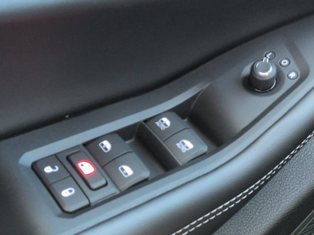 New 2027 Jeep Grand Cherokee Altitude RWD image 23