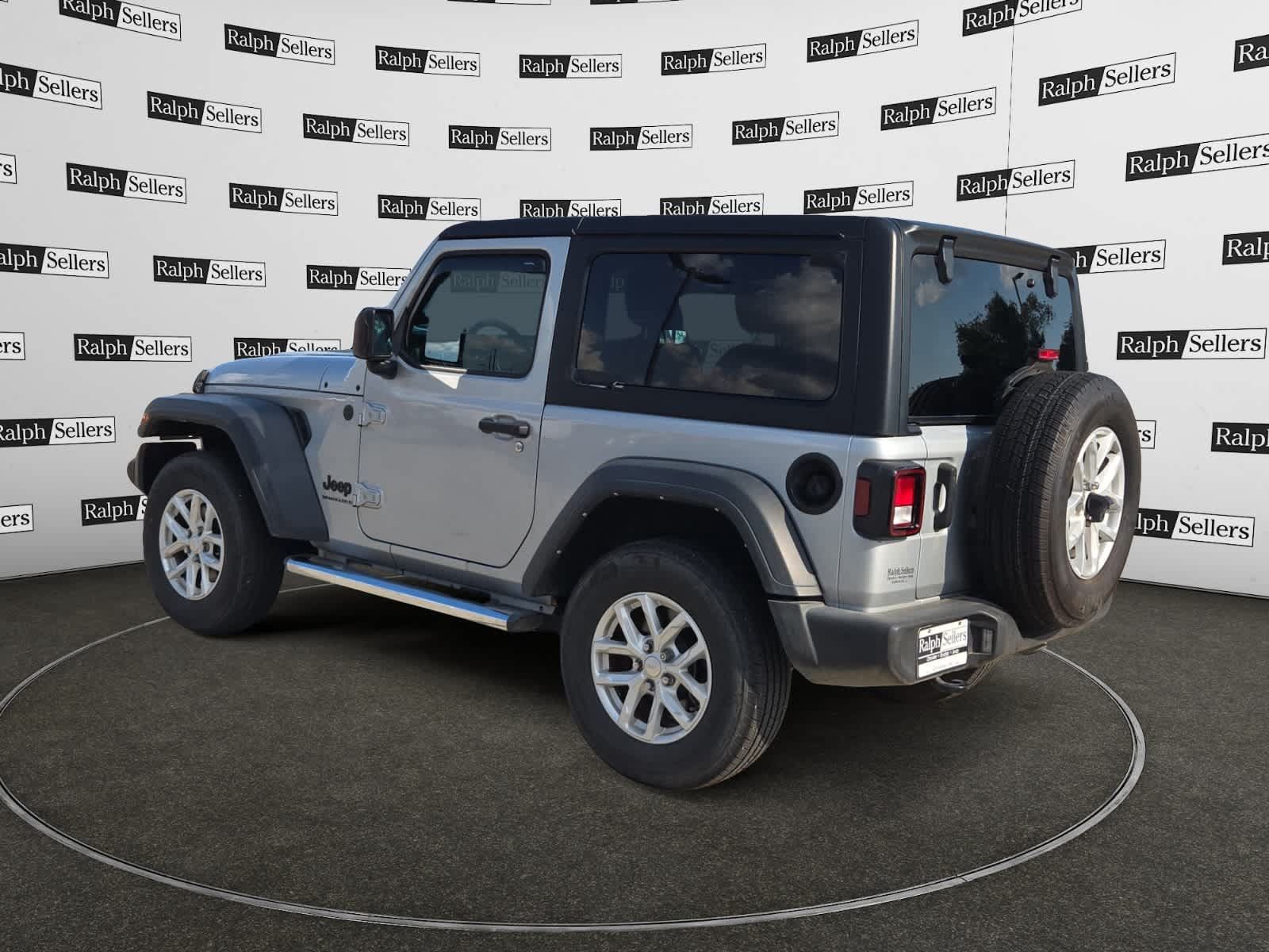 Used 2023 Jeep Wrangler Sport AWD/4WD image 4