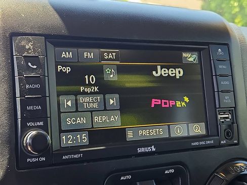 Used 2017 Jeep Wrangler Unlimited Sahara AWD/4WD image 21