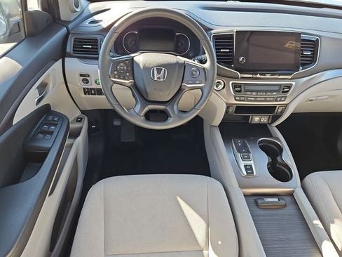 Used 2021 Honda Pilot EX image 16