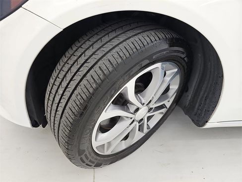 Used 2015 Mercedes-Benz C 300 Sedan image 37