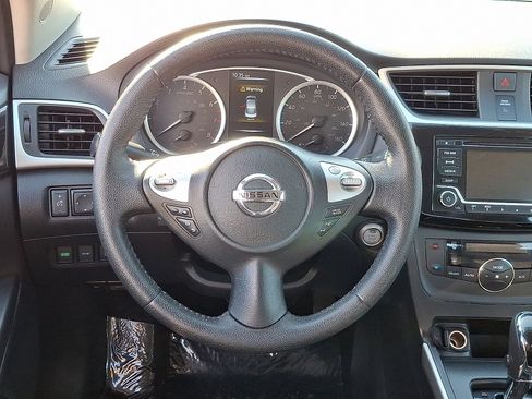 Used 2018 Nissan Sentra SV image 10