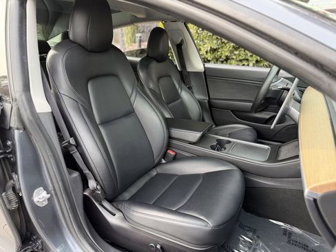 Used 2021 Tesla Model 3 Performance image 34
