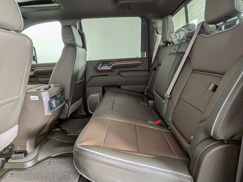 New 2026 GMC Sierra 2500 Denali w/ Denali Reserve Package AWD/4WD image 33