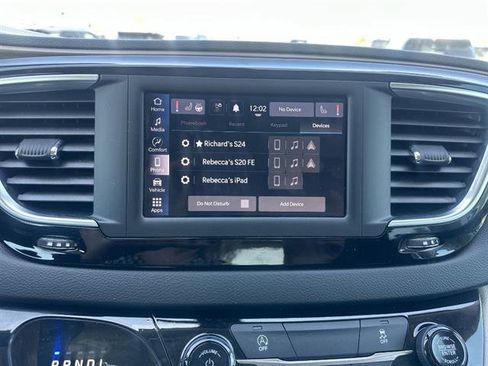 Used 2022 Chrysler Voyager LX image 35