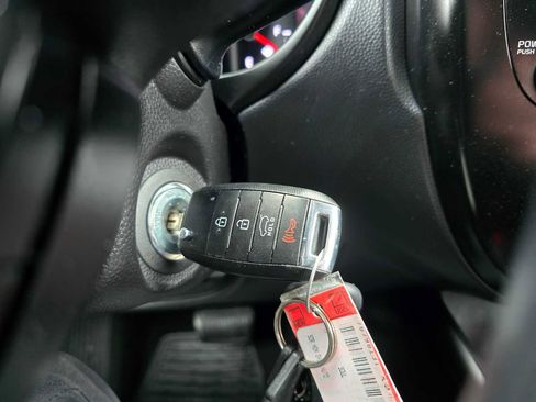 Used 2017 Kia Soul Base image 30