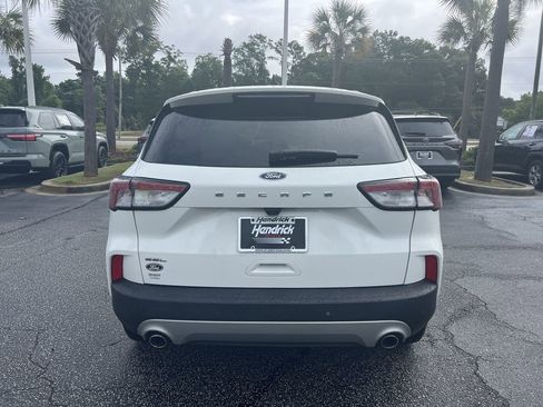 Used 2022 Ford Escape SEL w/ Technology Package FWD image 9