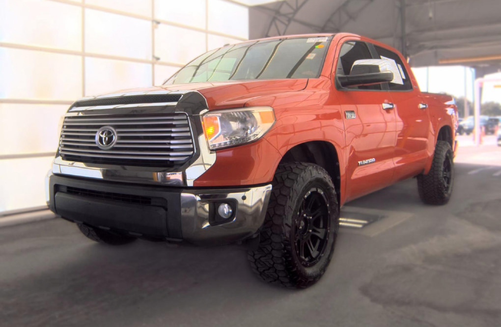 Used 2017 Toyota Tundra Limited w/ Limited Premium Package AWD/4WD image 2