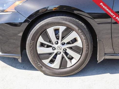Used 2024 Nissan Altima 2.5 S FWD image 11