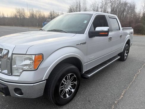 Used 2011 Ford F150 Lariat w/ Lariat Chrome Pkg image 16