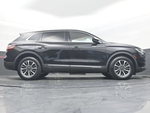 Used 2023 Lincoln Nautilus AWD w/ Premium Package image 32