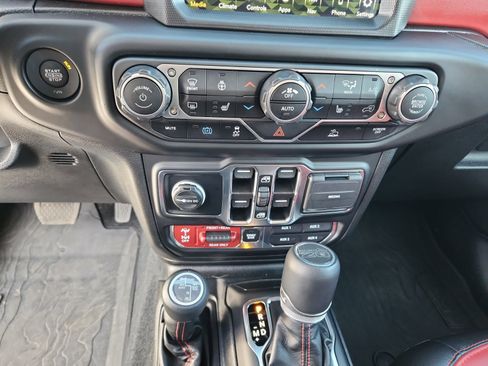 Used 2023 Jeep Wrangler Unlimited Rubicon 4xe image 12