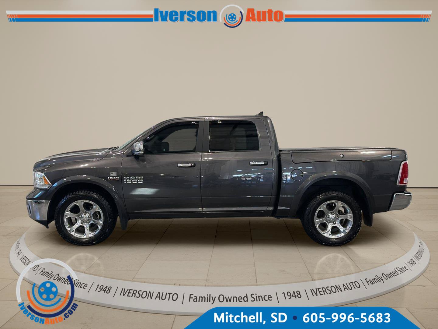 Used 2017 RAM 1500 Laramie w/ Convenience Group AWD/4WD image 4